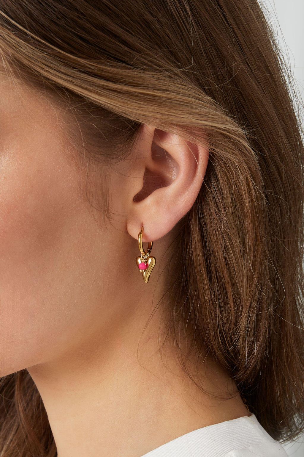 Pendientes Cuore Smalto · corazón esmaltado en acero dorado — vista 2