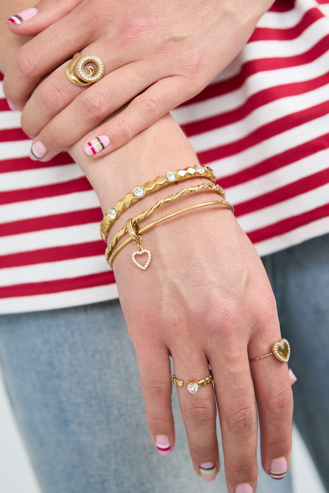 Pulsera rígida Trio · triple aro con dije — vista 2