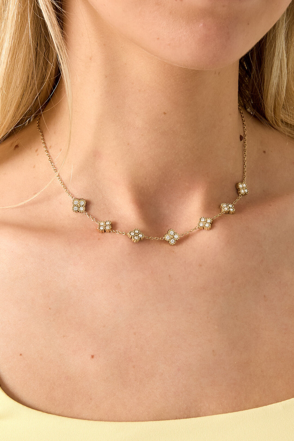 Collar Quadrifogli · tréboles de circonitas en acero dorado — vista 2