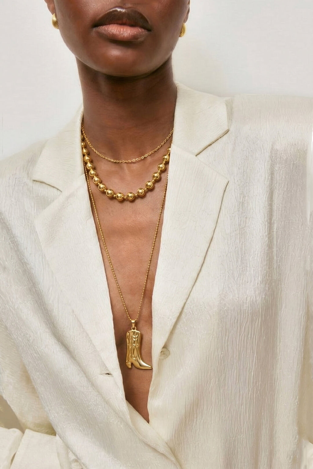 Collar Stivale · colgante de bota en acero dorado — vista 2