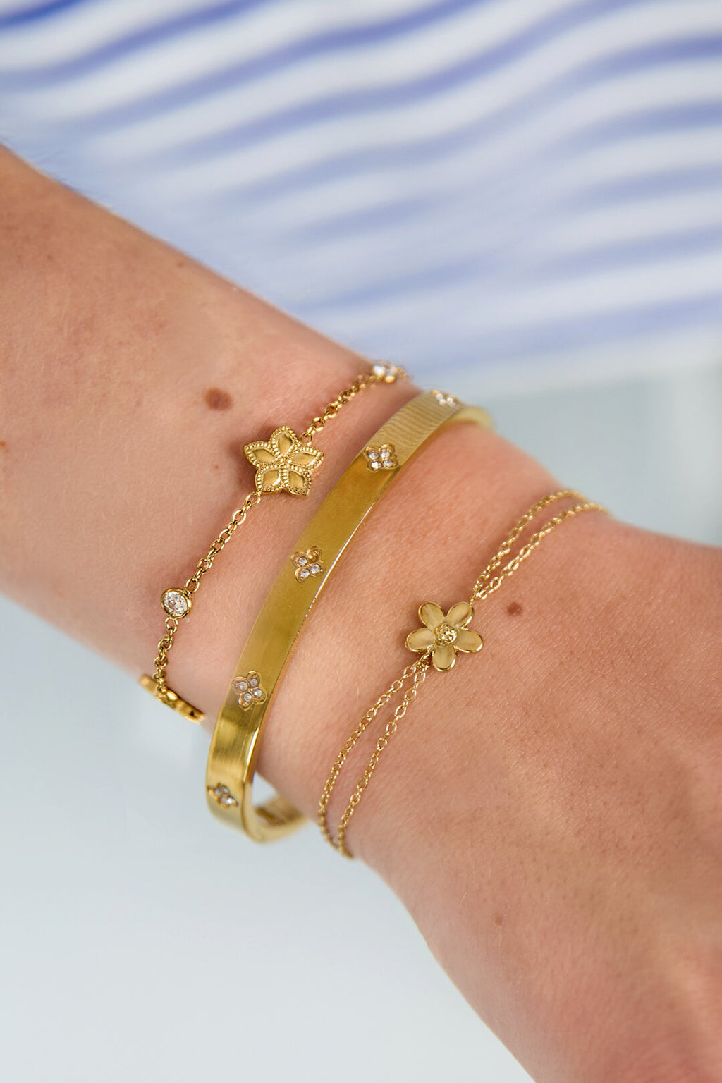 Pulsera Fiorella · flor en cadena de bolitas — vista 2