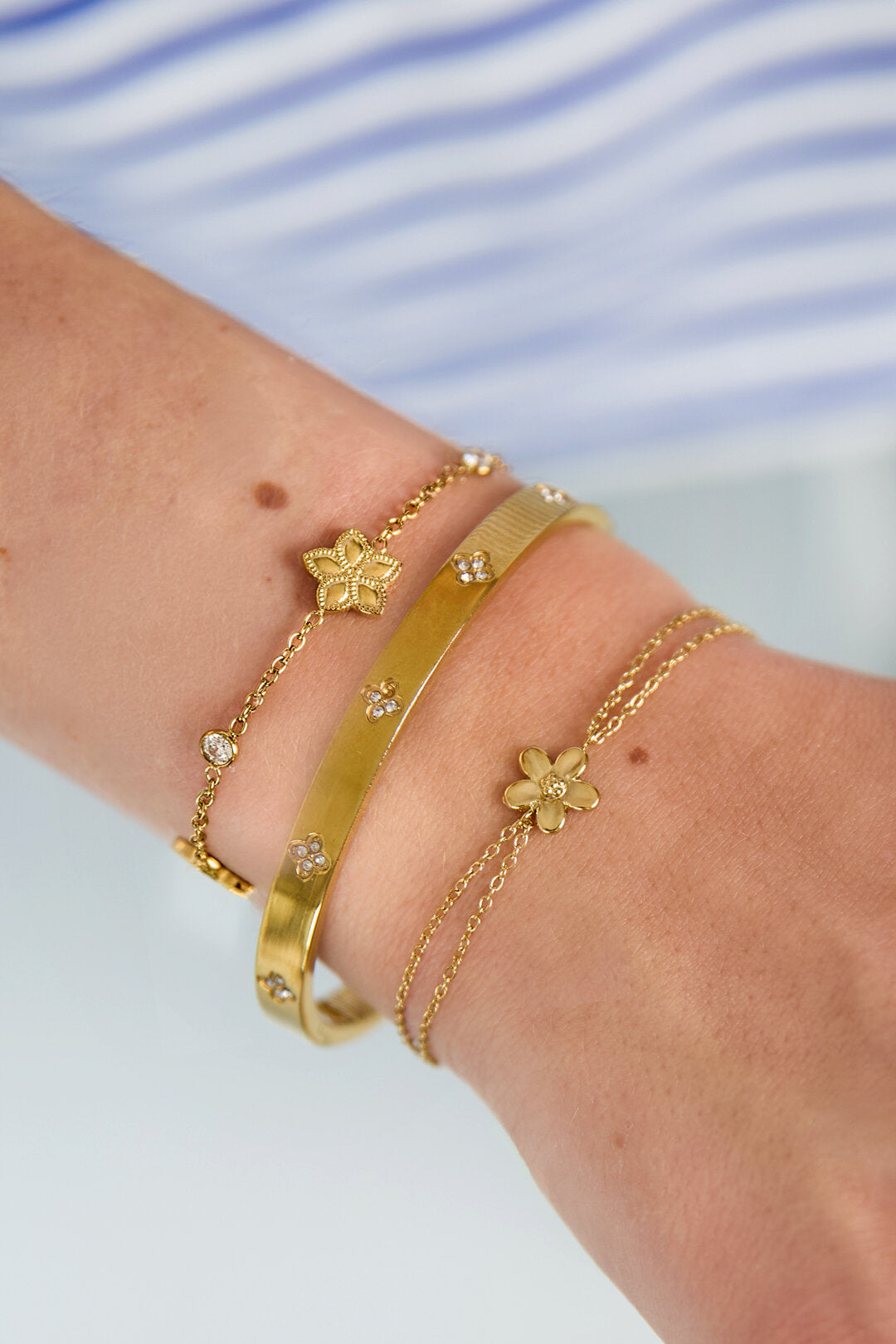 Pulsera Fiorella · flor en cadena de bolitas — vista 2