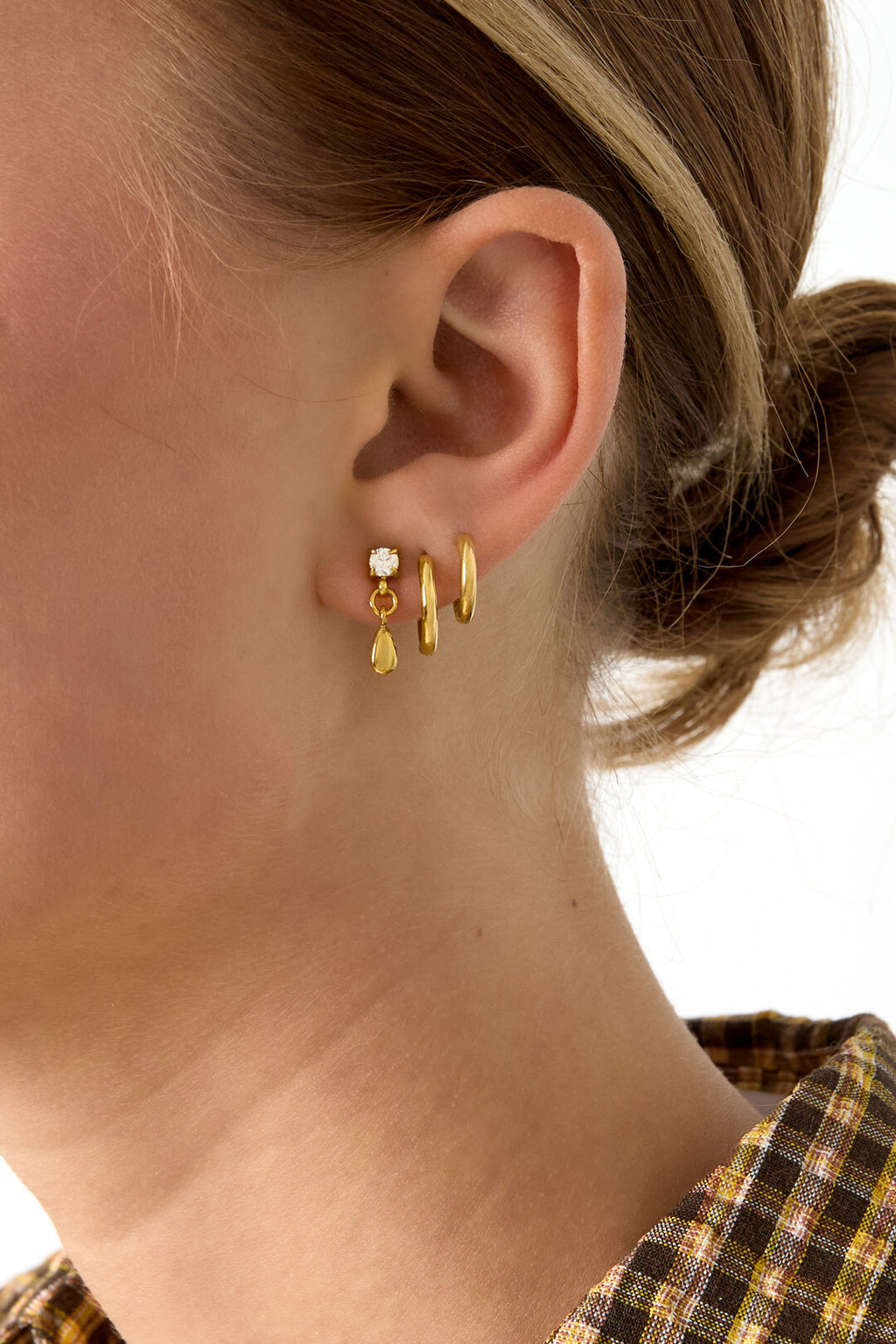 Pendientes Goccia · gota con circonita en acero dorado — vista 2