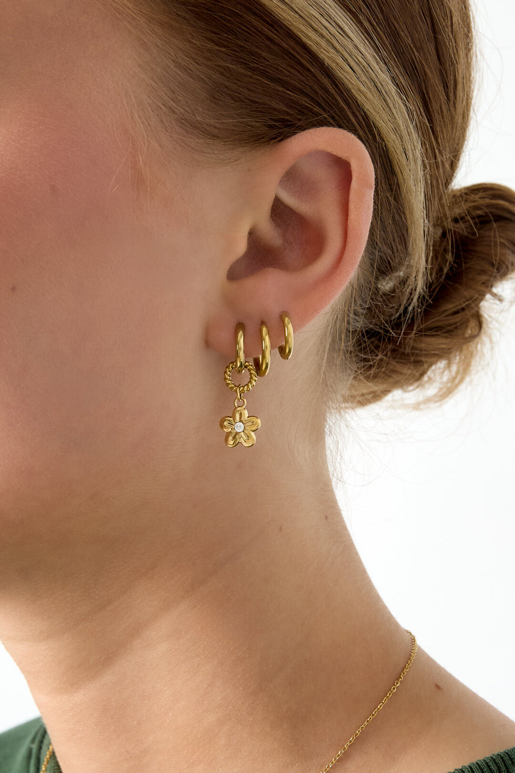 Pendientes Fiorellina · flor calada de circonitas, acero dorado — vista 2