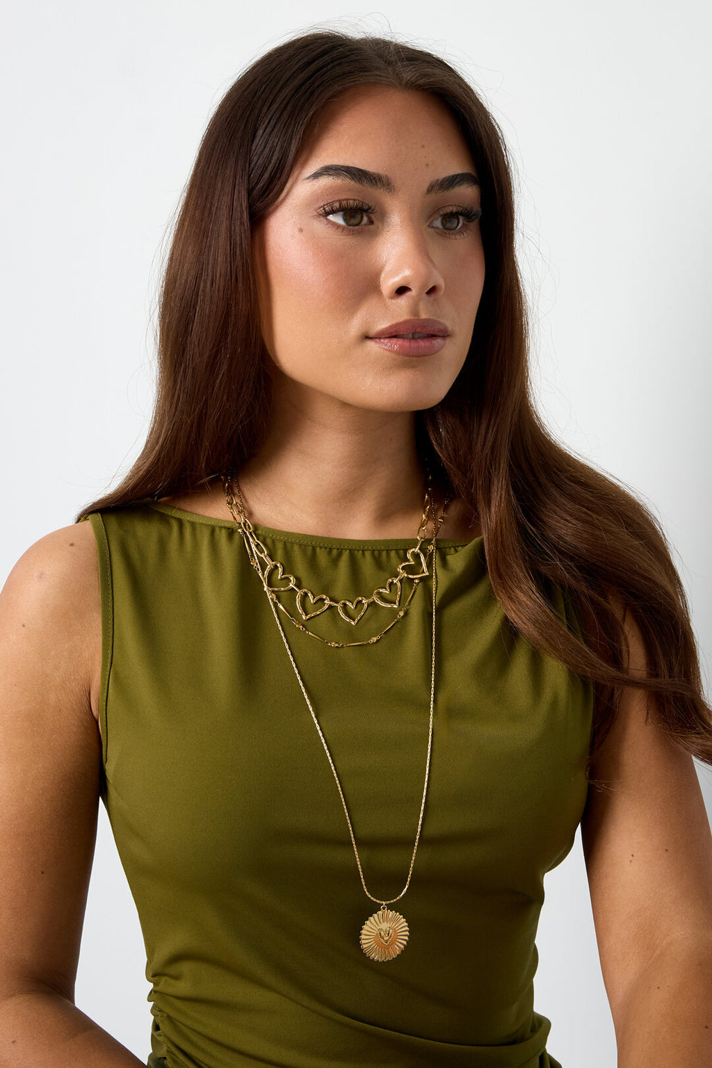 Collar Medaglione · medallón de acero dorado — vista 2