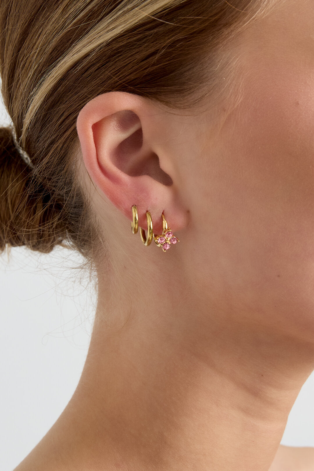 Pendientes Fiorito · flores de circonita en acero dorado — vista 2
