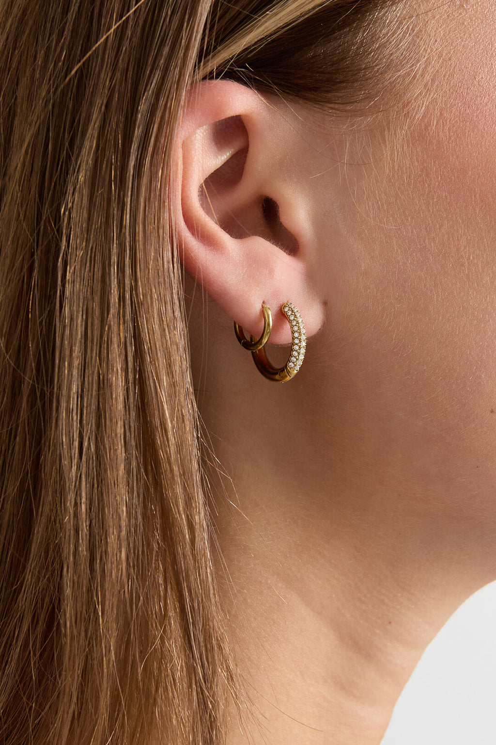 Pendientes Pavé · aro con circonitas, acero dorado — vista 3