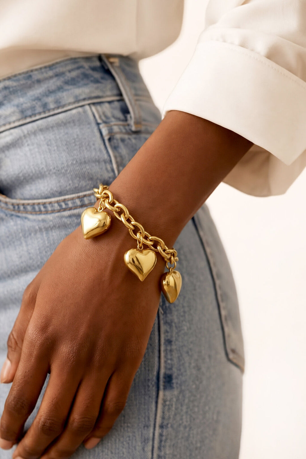 Pulsera Grossa · cadena y tres corazones — vista 2
