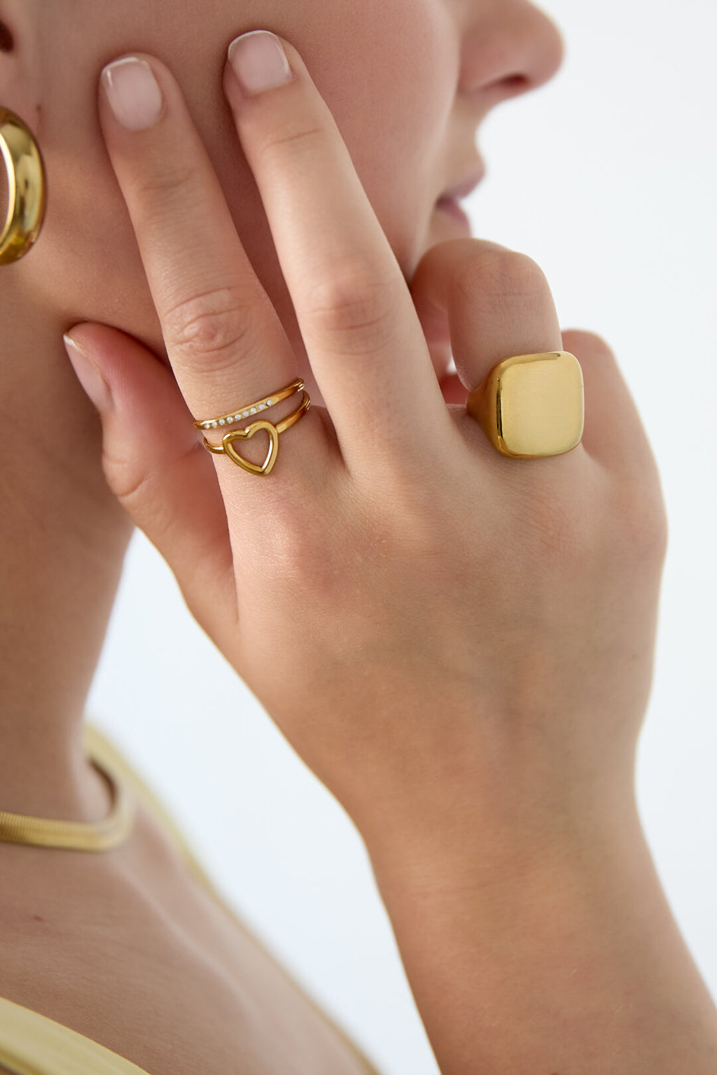 Anillo Sigillo · sello cuadrado macizo, acero dorado — vista 3