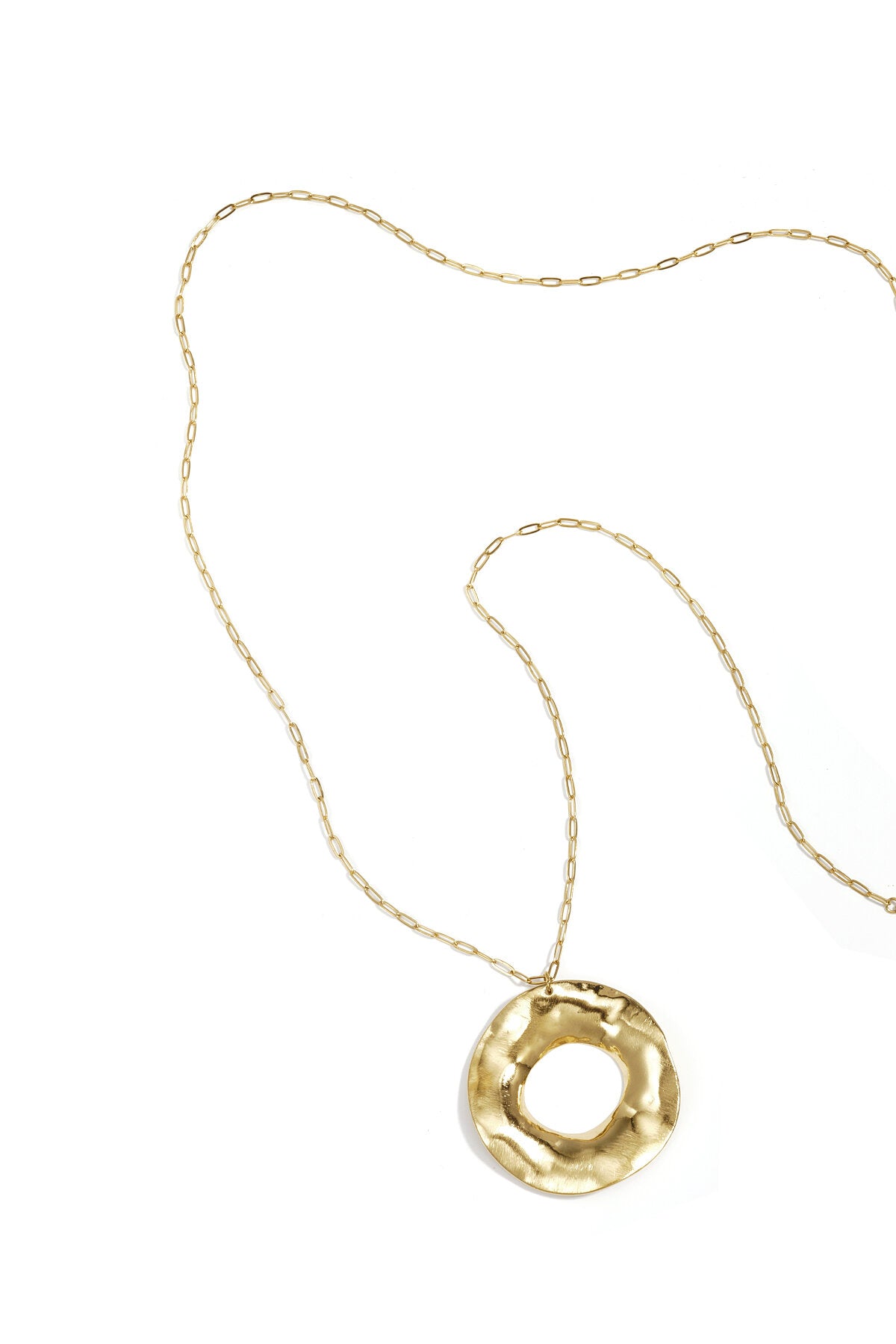 Collar Anello Lungo · aro martillado de acero dorado