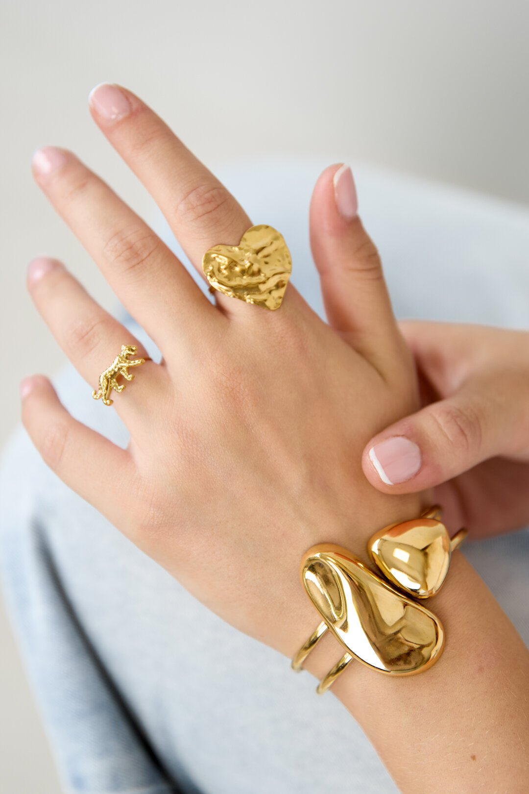 Pulsera rígida Cuore Pieno · corazón macizo — vista 2